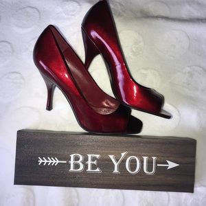 BCBGeneration Shoes - HOT!!! 🔥🔥NWOT Wine colored heels BCBGeneration Shoes - HOT!!! 🔥🔥NWOT Wine colored heels
